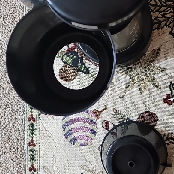 Gently loved Kenmore personal coffee maker 1 to 4 cups fast brew works perfectly - Picture 8 of 16